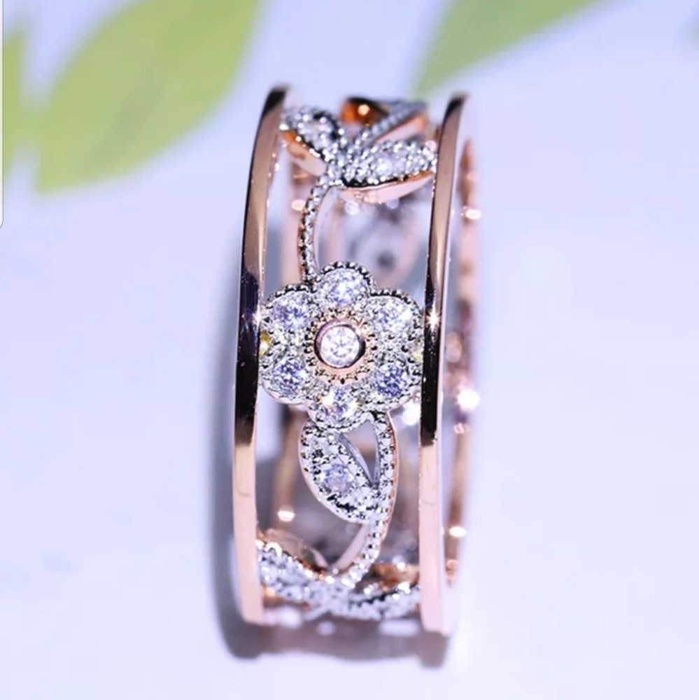 Rose Gold Crystal Flowers Copper Ring 6.5m - Picture 3 of 6